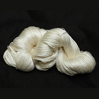 Undyed yarn image